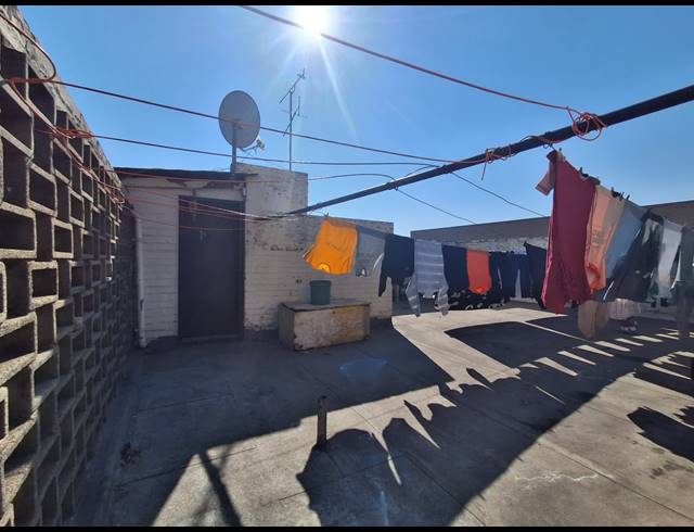 1 BEDROOM FLAT FOR SALE IN VEREENIGING CENTRAL